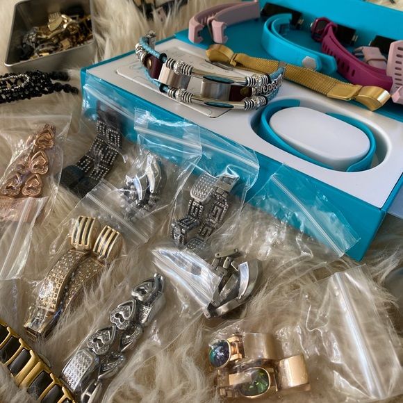 🌟THREE FITBIT ALTA TRACKERS WITH STUNNING COLLECTION🌟